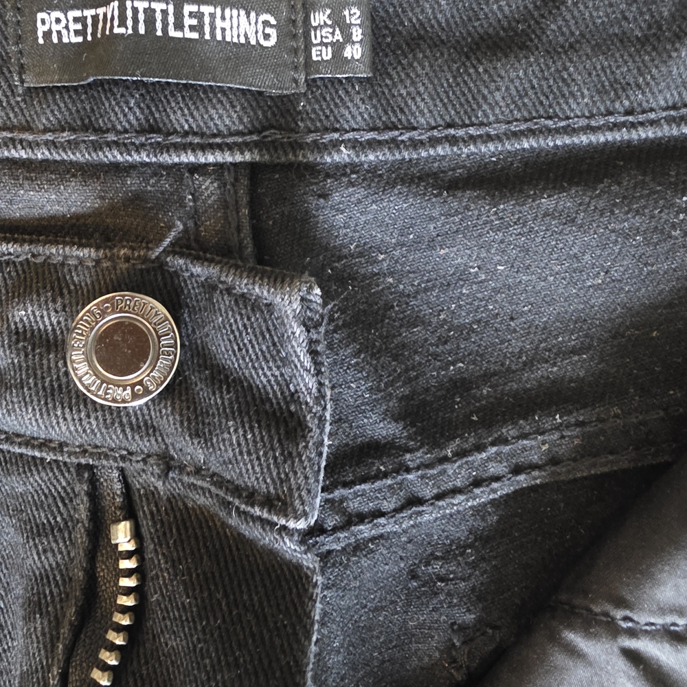 PrettyLittleThing Dark Wash Denim Jeans